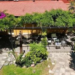 Alamo Hostel & Suites