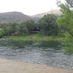 Negocio Aluminé River Ranch Lodge