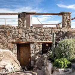 Casa Cueva De Lujo Con Rio En La Montaña