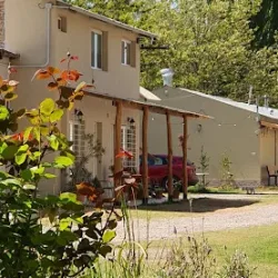 Negocio Casa De Campo Flor Dorada