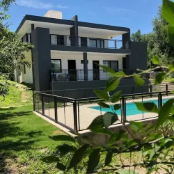 Negocio Complejo Ayres De Mayu Sumaj, Hugo Nazar