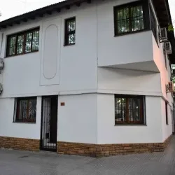 Negocio Cosmo Mendoza Suites