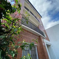 Negocio Departamentos De Alquiler Temporal. Todos Los Servicios Incluidos. Edificio Meryam