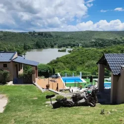 Negocio Deroxy Village