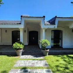 Negocio El Cerquero, Casa De Huéspedes