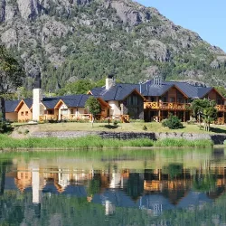 Negocio Entre Sendero Lodge & Wine