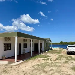 Negocio Esquina Lodge