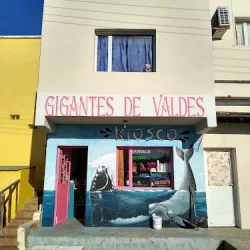 Gigantes De Valdés Kiosco Y Heladería