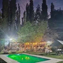 Negocio Hostel Barreal & Cóndor Expediciones