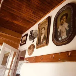 Negocio Hostel House 1903