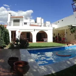 Negocio Hosteria Casa De Piedra