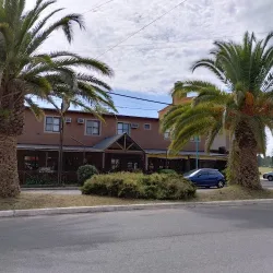 Negocio Hotel "Los Troncos"