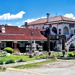 Negocio Hotel San Antonio. Uta.