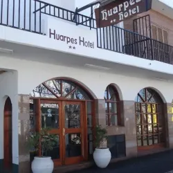 Negocio Huarpes Hotel