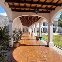 Negocio Iraola Hotel