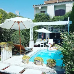 Negocio La Caseros House