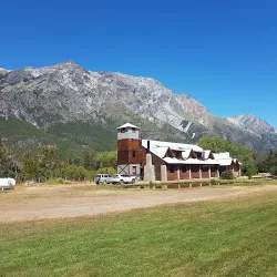 Lago Cholila Aero Fishing Lodge