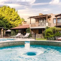 Negocio Lares De Chacras