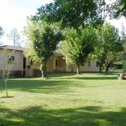Negocio Las Acacias - Posada De Campo