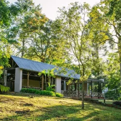 Negocio Paranay Complejo Turístico - Cabañas Y Camping