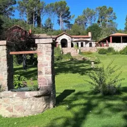 Negocio Patios De La Cumbre
