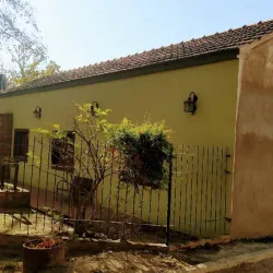 Negocio Posada La Casona De Caroya