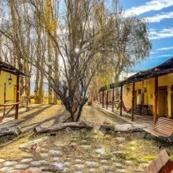 Negocio Rancho Lamaral Hostel - Glamping & Camping