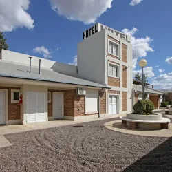 Negocio Río Hotel