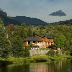 Negocio Riomel Lodge