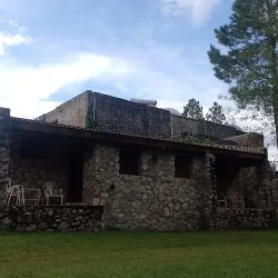 Negocio Stone House