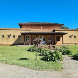 Negocio Veronica Lawn Tennis Hotel & Restó